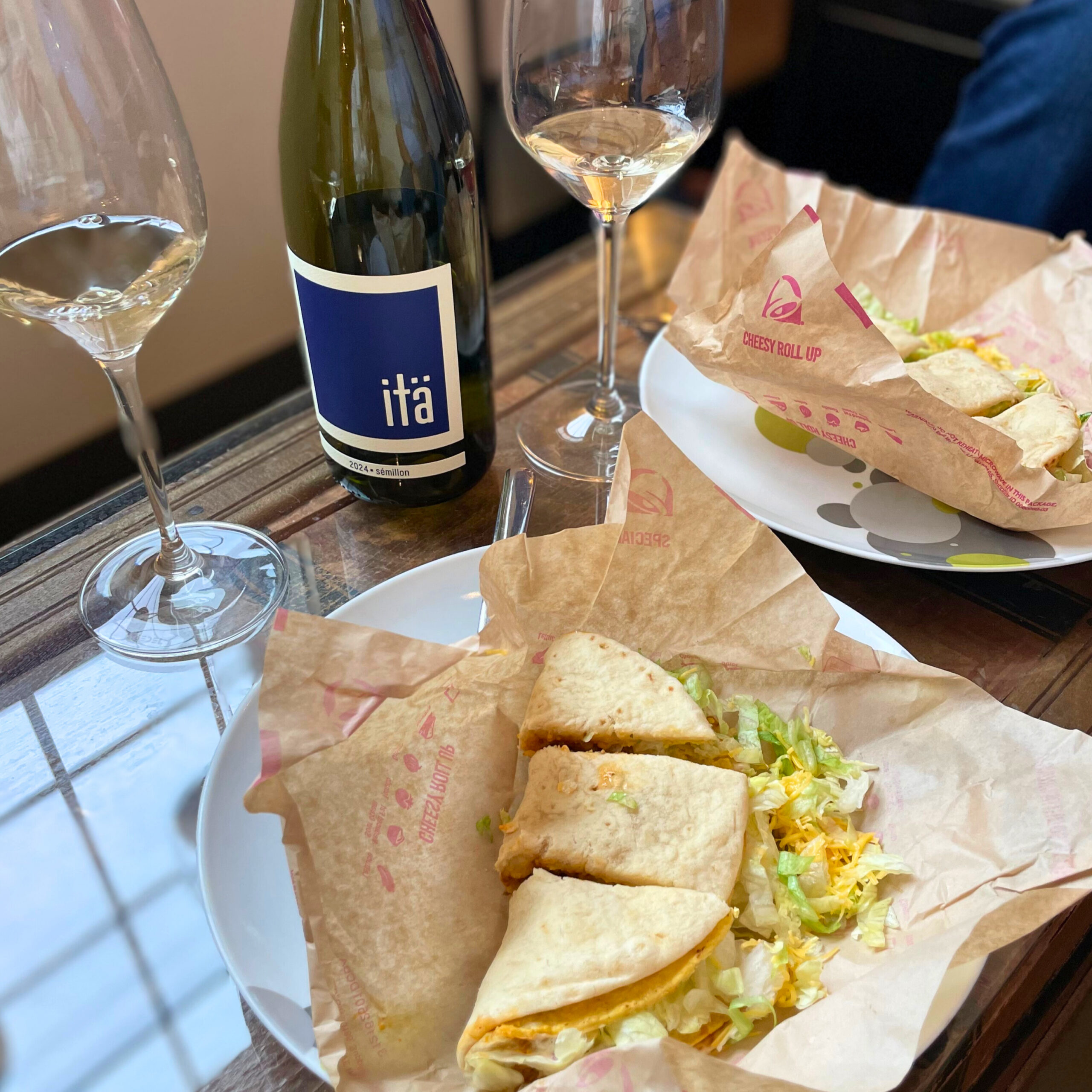 ita semillon paired with a Taco Bell Cheesy Gordita Crunch